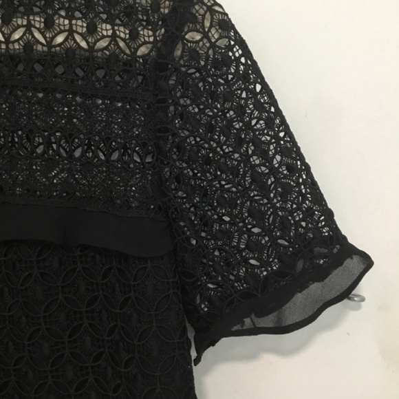 Zara women small black top with zip on back, crochet/mesh overlay. Pre owned - Picture 8 of 9